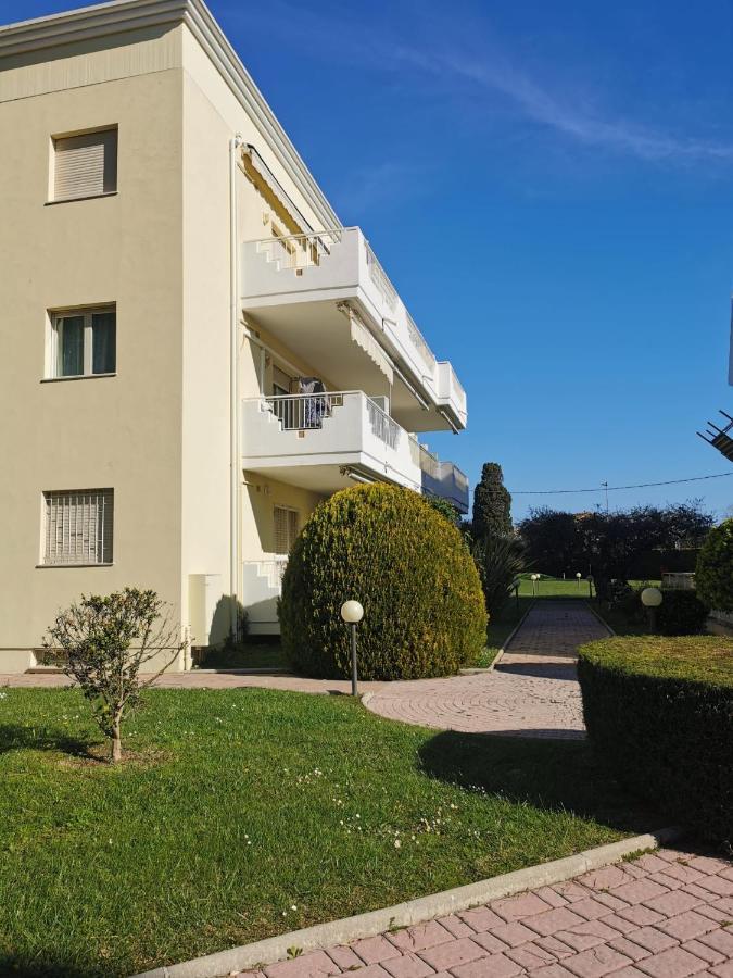 Apartamento Il Piacere Pineto Exterior foto