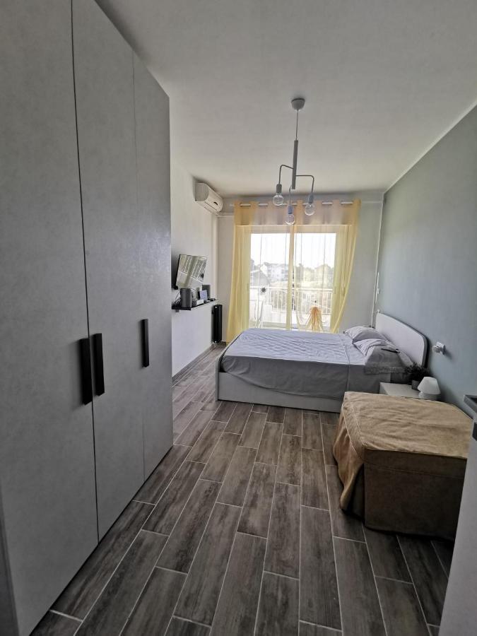 Apartamento Il Piacere Pineto Exterior foto